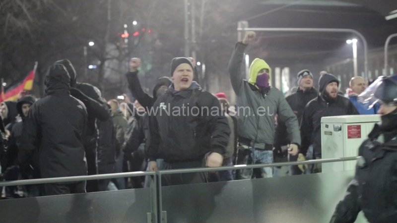 post-Pegida-a-Anti-Pegida-Legida-Leipzig-2015-v8_1_3